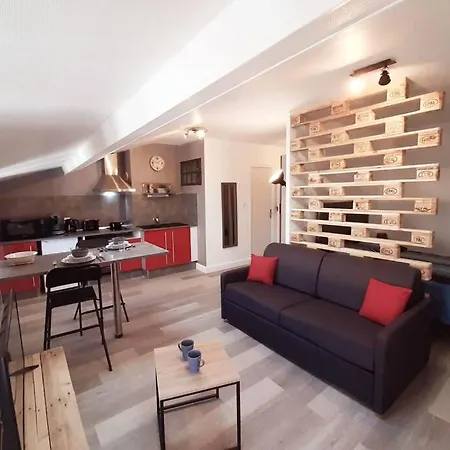 Le Clocher De St Geraud Apartment *